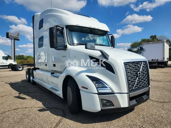 2023 VOLVO VNL64T860