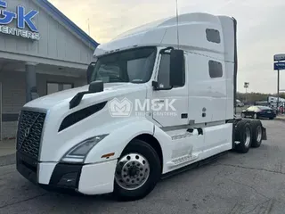 2022 VOLVO VNL64T760