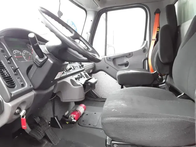 2019 FREIGHTLINER/MERCEDES M2 106