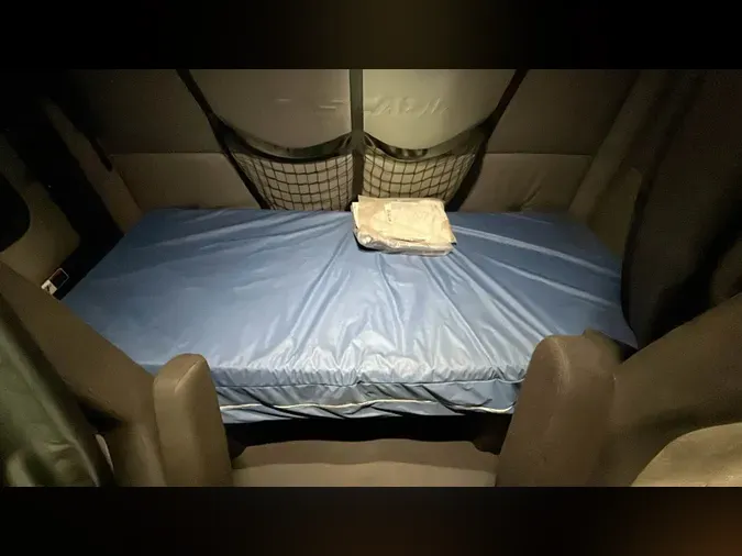 2021 Freightliner Cascadia 126