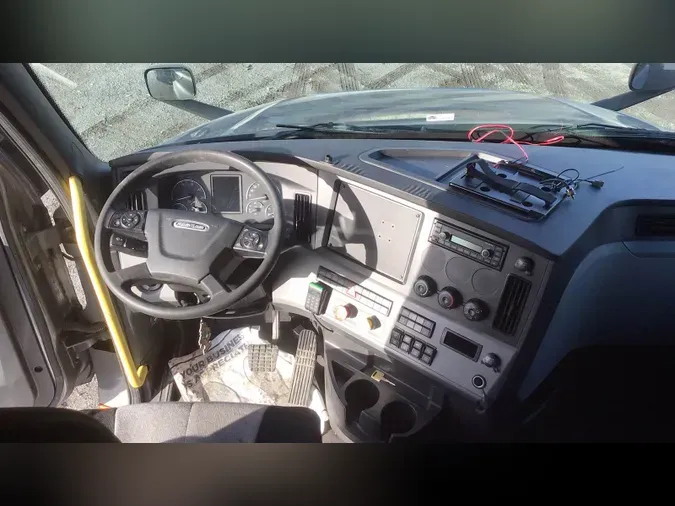 2022 Freightliner Cascadia 126