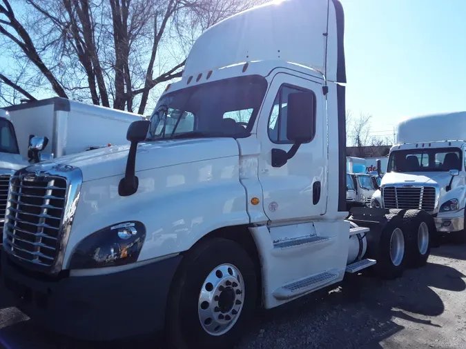 2017 FREIGHTLINER/MERCEDES CASCADIA 125a1563c5b51011fd976342167be0acd07