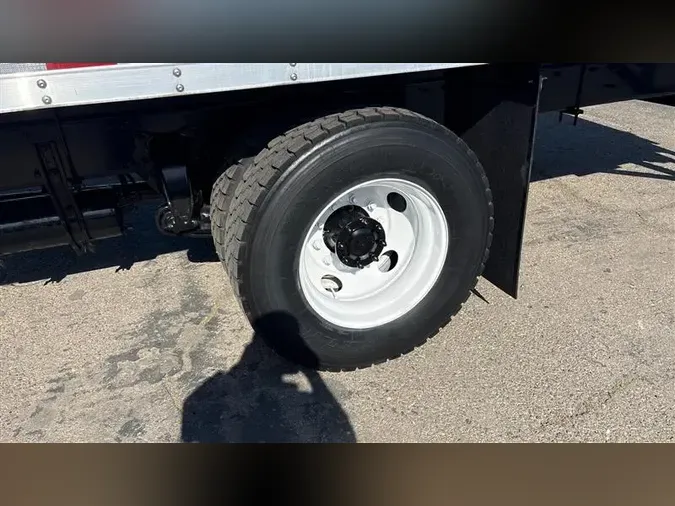 2018 FREIGHTLINER M2-106