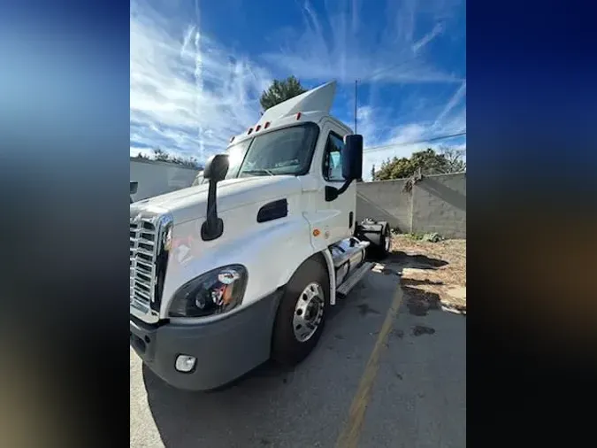 2018 FREIGHTLINER/MERCEDES CASCADIA 113