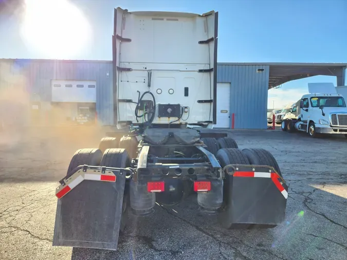 2019 NAVISTAR INTERNATIONAL LT625 SLPR CAB