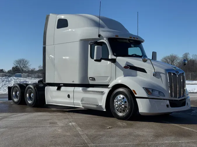 2023 PETERBILT 579