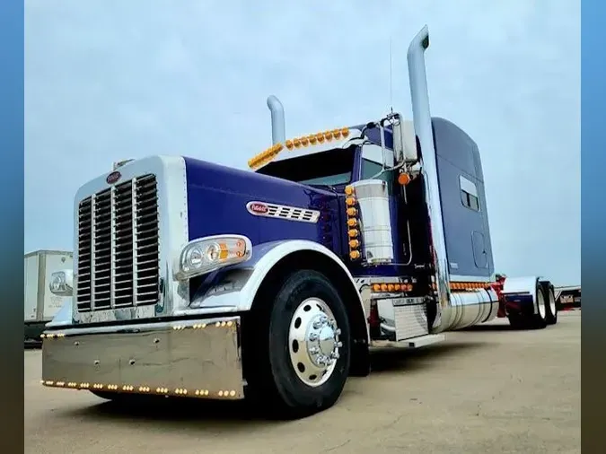 2022 Peterbilt 389
