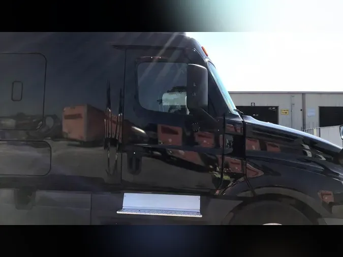 2023 Freightliner Cascadia 126