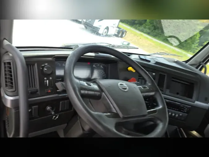 2019 Volvo VNL300