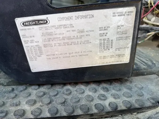 2000 FREIGHTLINER FL112