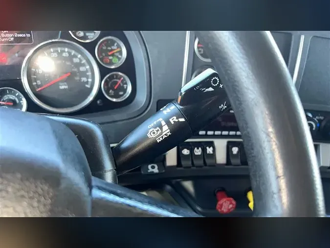 2022 KENWORTH T880