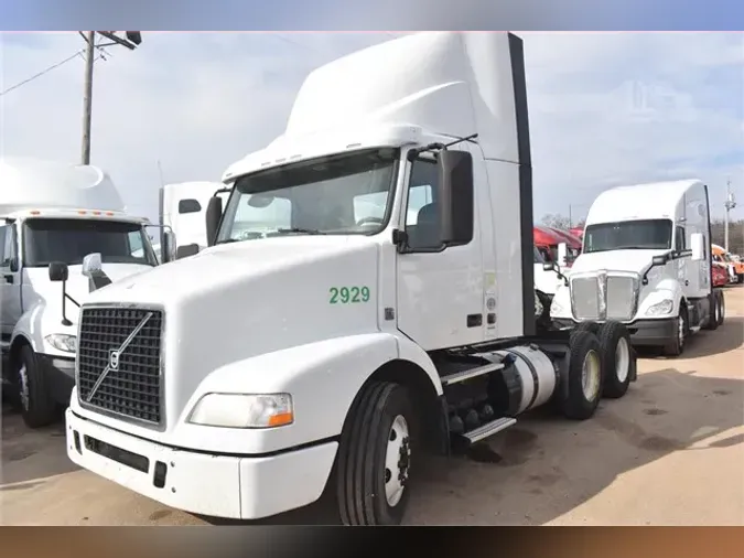 2018 VOLVO VNM64T200a173ca1e29cef00f1eb4e1b7afe00518