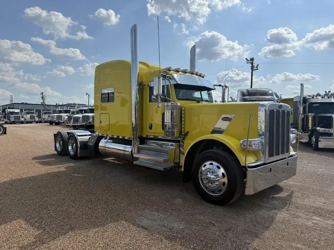 2023 Peterbilt 389
