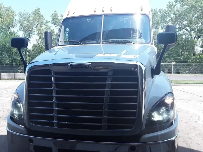 2019 FREIGHTLINER CASCADIA 125
