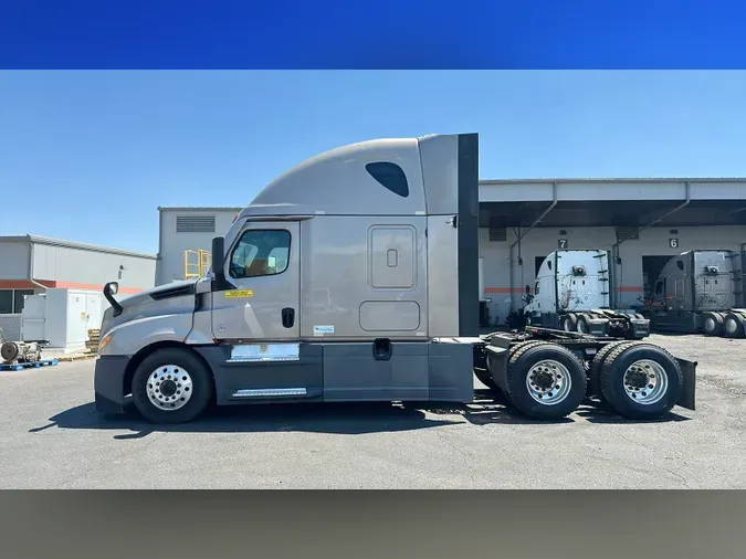 2022 Freightliner Cascadia 126