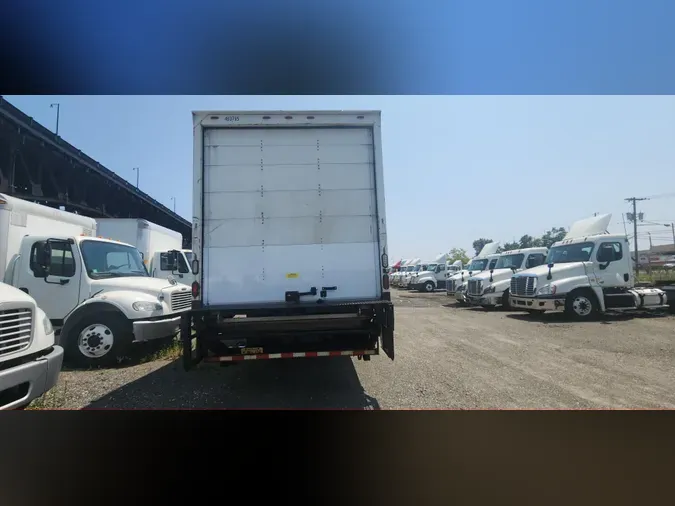 2013 FREIGHTLINER/MERCEDES M2 106