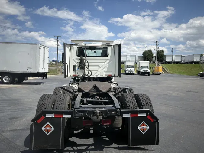 2022 International LT625