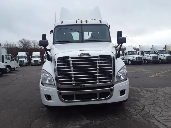 2016 FREIGHTLINER/MERCEDES CASCADIA 125