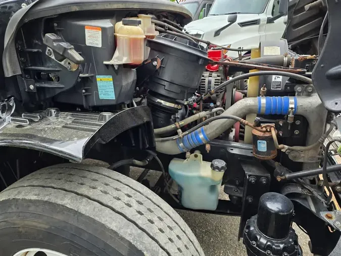 2018 FREIGHTLINER M2 106