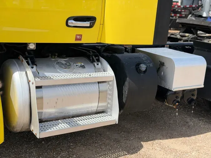 2023 Peterbilt 579