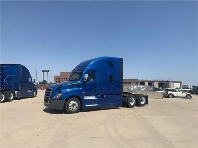 2022 FREIGHTLINER CASCADIA 126