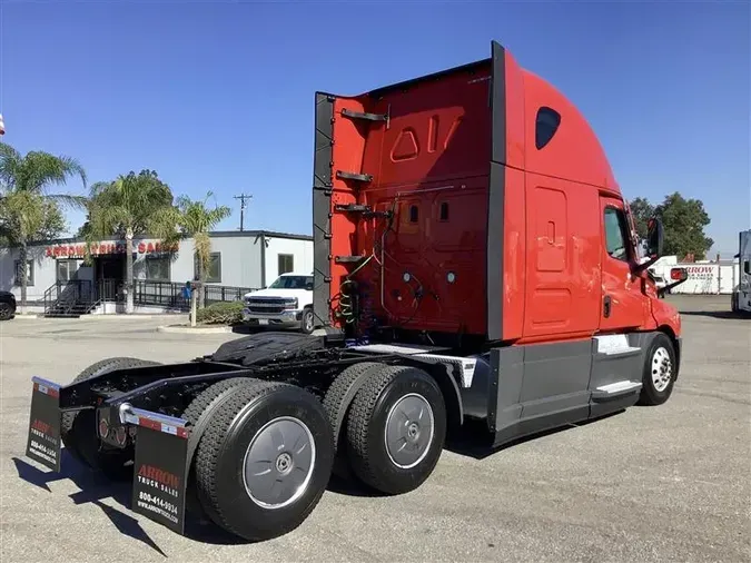 2020 FREIGHTLINER CA126