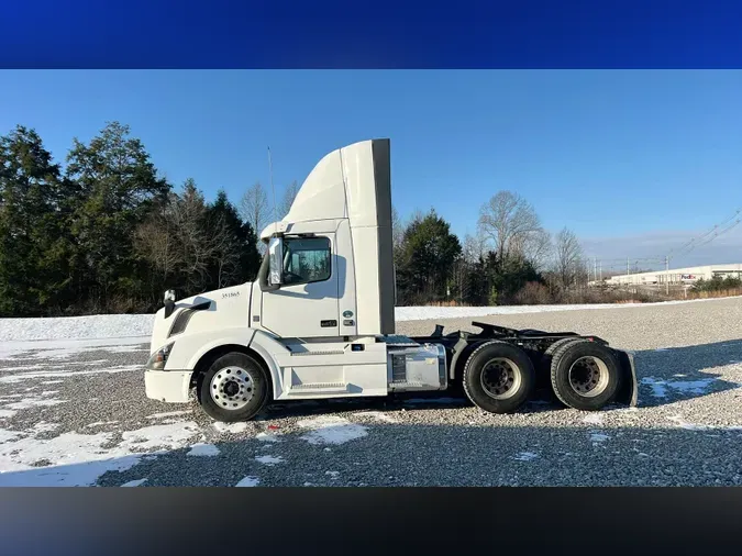 2018 Volvo VNL300