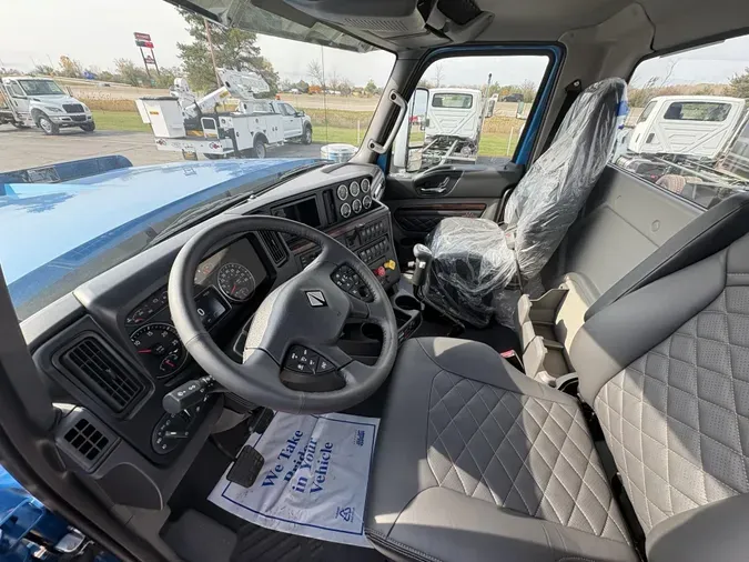 2027 International HX520
