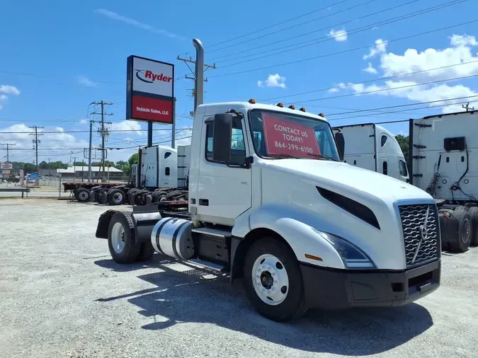 2018 VOLVO VNL42T 300