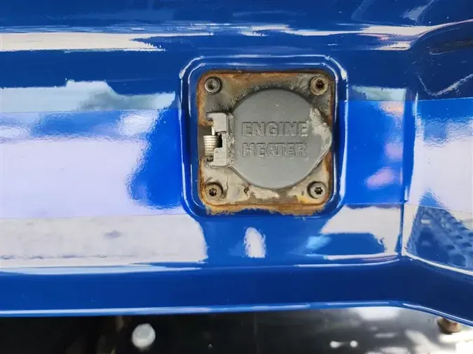 2020 VOLVO VNR300