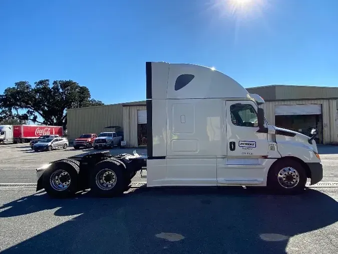 2020 Freightliner T12664ST