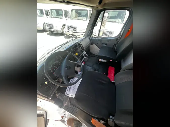 2018 FREIGHTLINER/MERCEDES M2 106
