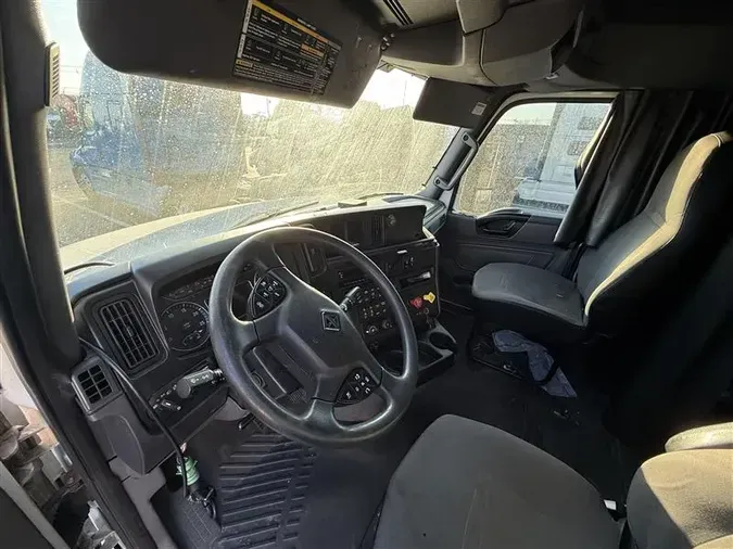 2018 INTERNATIONAL LT