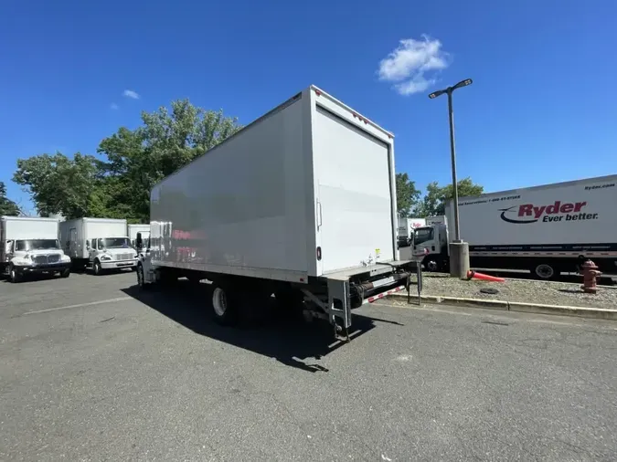 2018 FREIGHTLINER M2 106