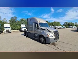 2023 Freightliner Cascadia 126