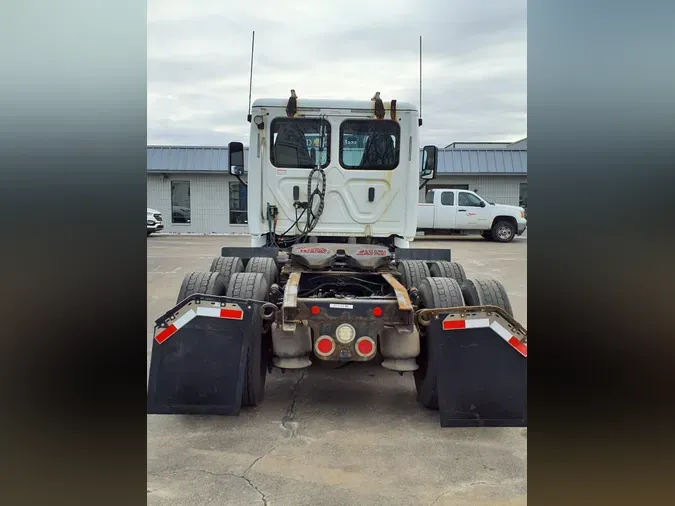 2019 FREIGHTLINER/MERCEDES CASCADIA 113