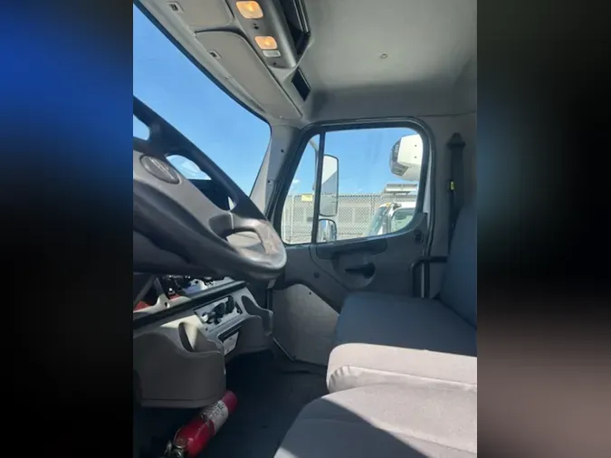 2019 FREIGHTLINER/MERCEDES M2 106a19ee643aae3789867a26d756592d1ea