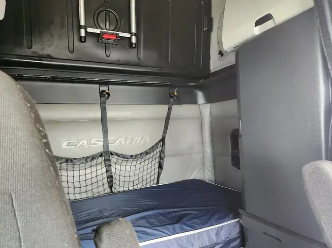 2022 FREIGHTLINER Cascadia 126