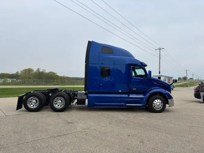 2023 PETERBILT 579
