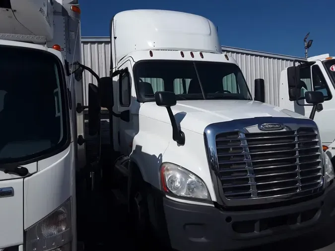 2018 FREIGHTLINER/MERCEDES CASCADIA 125