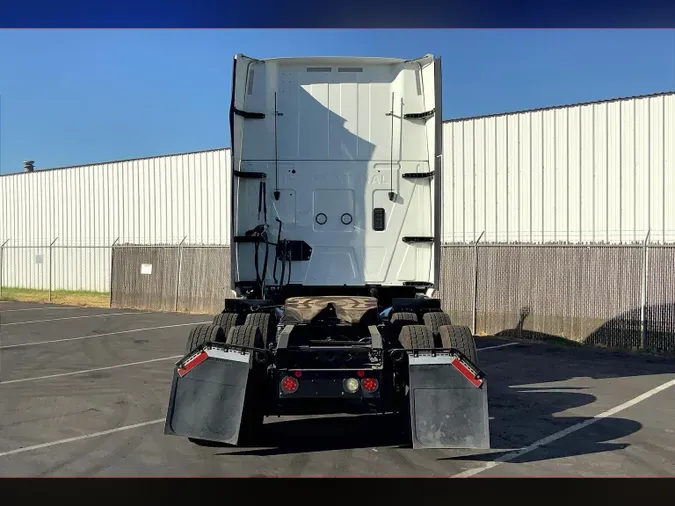 2022 INT LT625 6x4