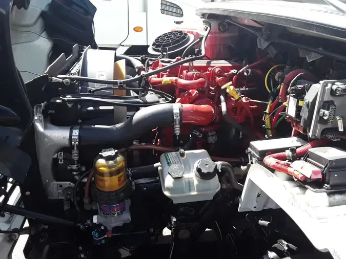 2018 FREIGHTLINER M2 106