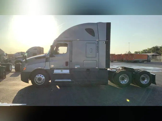 2024 Freightliner Cascadia 126