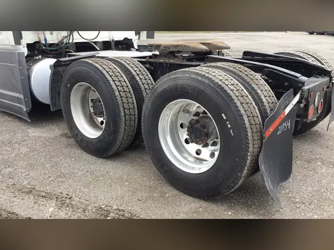 2021 Freightliner Cascadia 126