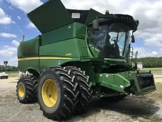 2013 John Deere S690
