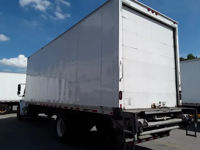 2018 FREIGHTLINER M2 106