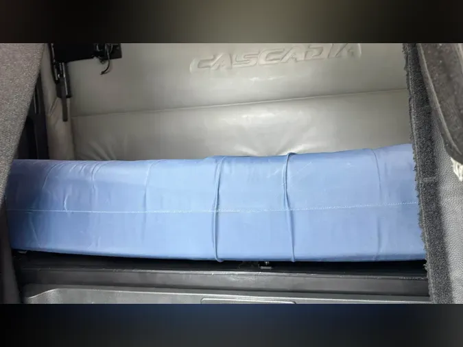 2021 Freightliner Cascadia 126a1ad7e11a7f83e5605b99cba3e735940