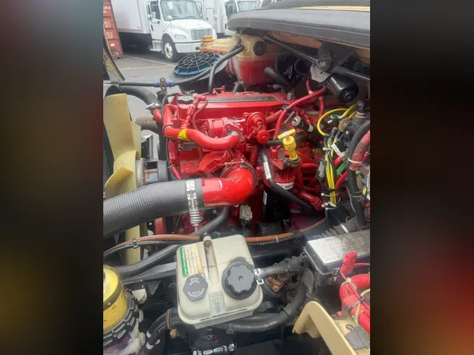 2019 FREIGHTLINER M2 106