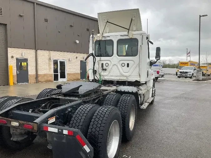 2018 Freightliner X12564ST