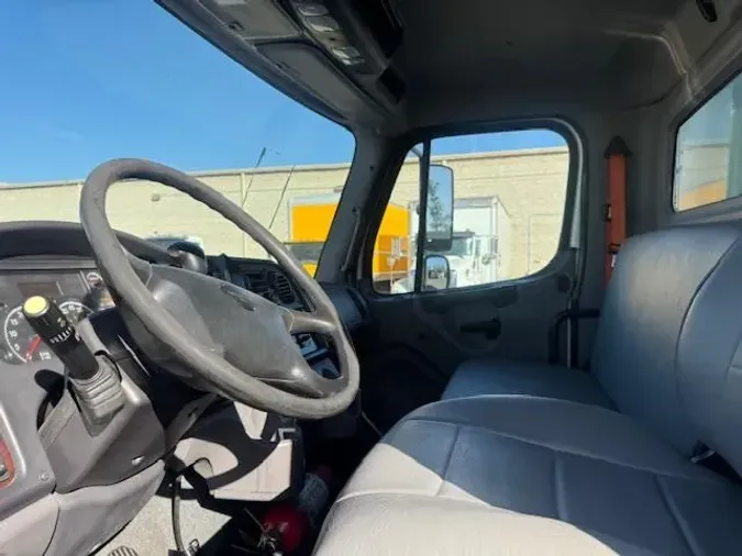 2019 Freightliner Business Class M2 106